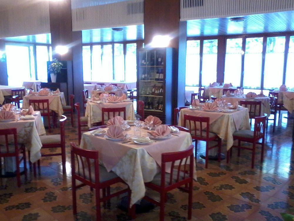 Hotel Plaza Grado Buitenkant foto