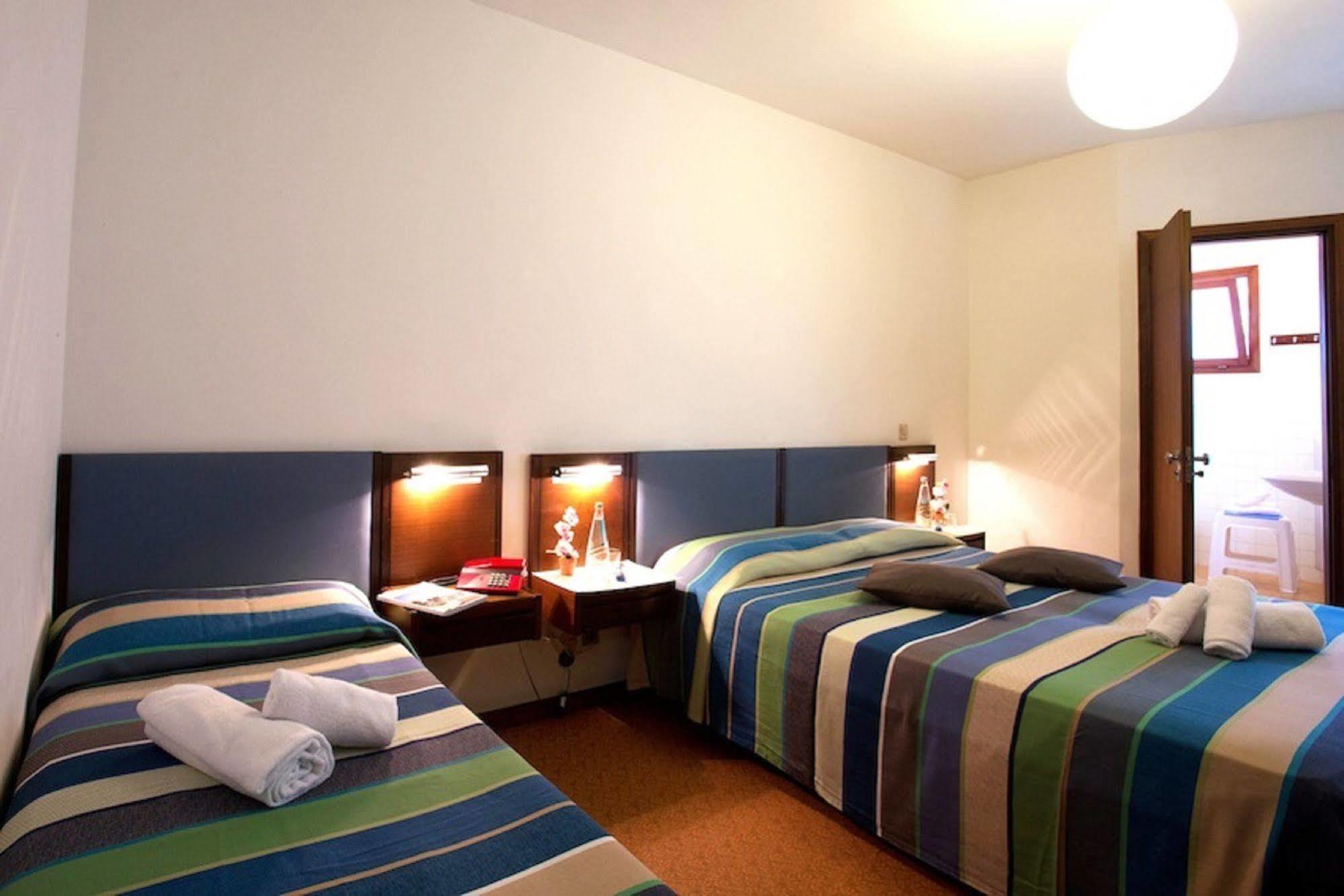 Hotel Plaza Grado Buitenkant foto